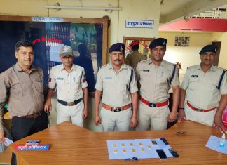 “असली सोने का बिस्कीट बताकर धोखाधड़ी कर नकली सोने का बिस्कीट बेचने वाले आरोपी झाबुआ पुलिस गिरफ्त में”