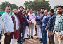 जिला शिक्षा अधिकारी के खिलाफ एफआईआर दर्ज कर निलंबित किए जाने को लेकर अजयगढ़ के समस्त पत्रकारों ने सौंपा ज्ञापन ! अजयगढ़ से कुंडेश्वर टाईम्स ब्यूरो जयराम पाठक की रिपोर्ट