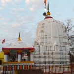 शिव मंदिर देवतालाब में ड्रेस कोड हुआ लागू,पैंट व जींस पहनकर मंदिर के गर्भ गृह में जाना प्रतिबंधित धोती व पर्दनी पहन कर ही अंदर प्रवेश कर सकेंगे श्रद्धालु