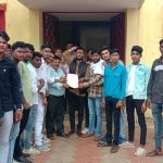 महाविद्यालय के सामने किया गया धरना प्रदर्शन,महाविद्यालय के सामने प्राचार्य के मुर्दाबाद के लगे नारे । प्रोटोकाल का उल्लघंन करने के लगे आरोप। बिछुआ से आकाश कोचे की रिपोर्ट