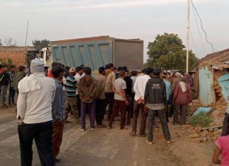 कटनी के मगरधा गांव में तेज रफ्तार डंपर घर में घुसा, दो की मौत,घर की दीवार तोड़ कर अंदर घुसा डंपर