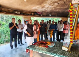 बकुलधाम में दीपावली के दूसरे दिन हुआ भव्य मिलन समारोह मंत्री दिलीप जायसवाल पहुंचे कार्यक्रम में, क्षेत्रभर से जुटे भाजपा कार्यकर्ता और जनप्रतिनिधि, कुंडेश्वर टाइम्स ब्यूरो सिक्की मिश्रा की रिपोर्ट