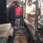 समान थाने के सामने युवक का शव मिलने से हड़कंप: शरीर पर चोटों के निशान, कपड़े-मोबाइल गायब; परिजनों ने जताई हत्या की आशंका। पुलिस जांच में जुटी