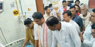 सागर जिले की बण्डा विधानसभा अंतर्गत जहरीली शराब के सेवन से अस्वस्थ हुए मरीजों का सिविल हॉस्पिटल, बण्डा एवं सागर स्थित बुंदेलखंड मेडिकल कॉलेज मे उपचार जारी