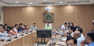 स्वामित्व योजना कार्य में लाएं तेजी, आधार संबंधी समस्याओं का मौके पर होगा निराकरण – कलेक्टर प्रताप नारायण यादव/मोहन पटेल की खास रिपोर्ट
